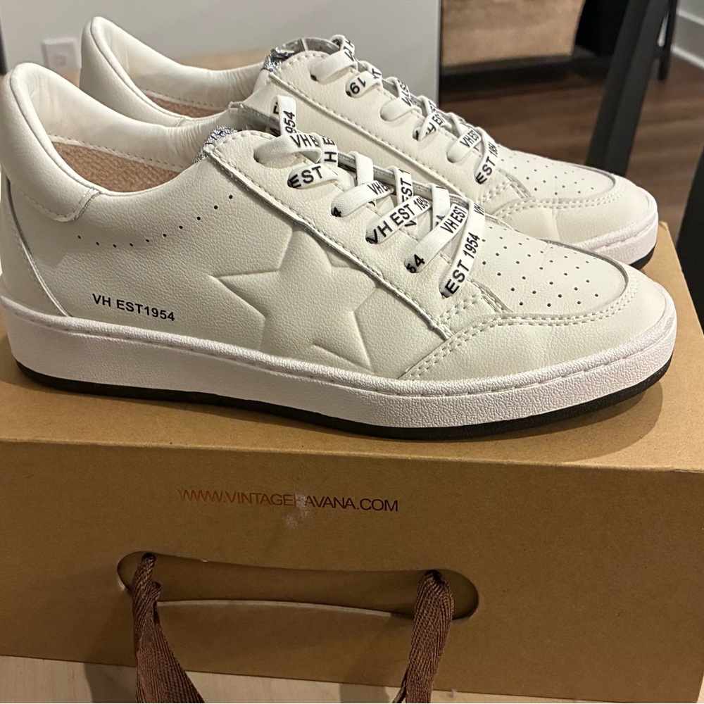 Vintage Havana White Star Sneakers